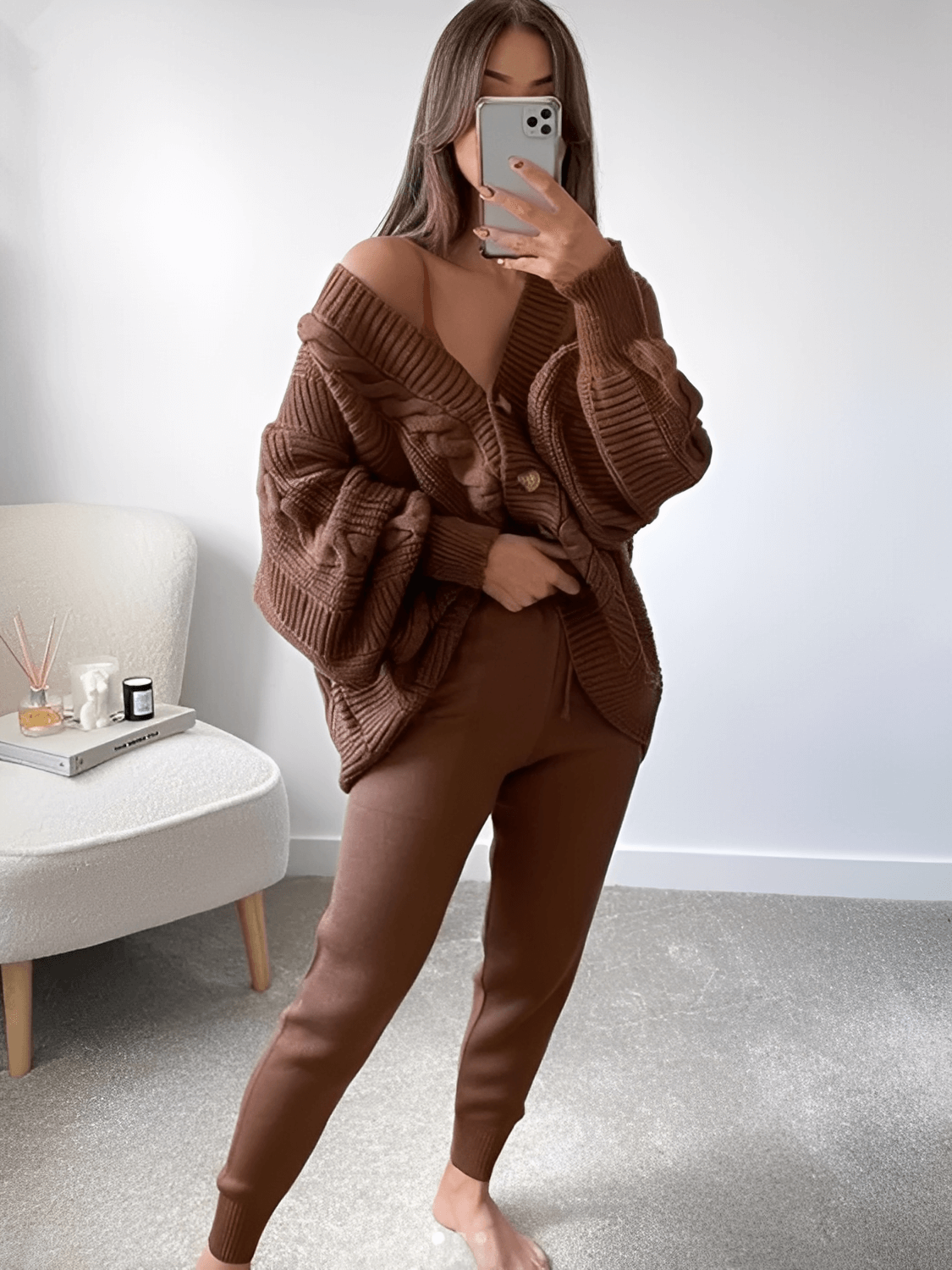 Conjunto em Tricô com Cardigan Oversized Decote V e Calça Lápis – Liana