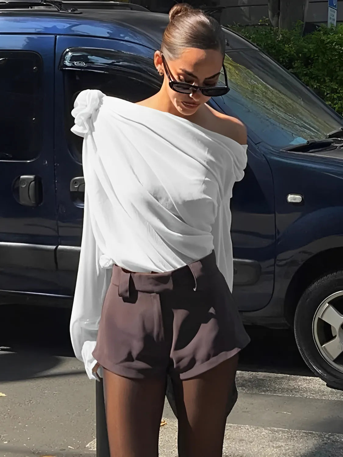 Blusa de Ombro Único com Flor em Chiffon – Elise [FRETE FULL]