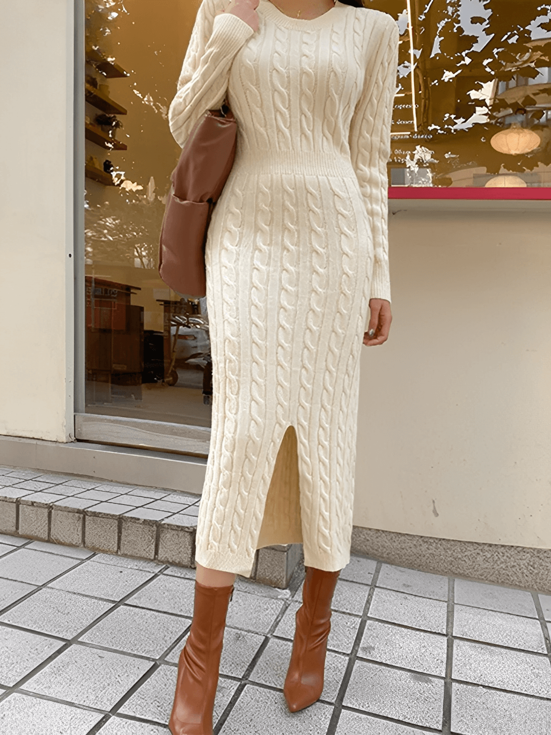 Vestido Midi em Tricô Texturizado com Decote 2 em 1 e Manga Longa – Genebra