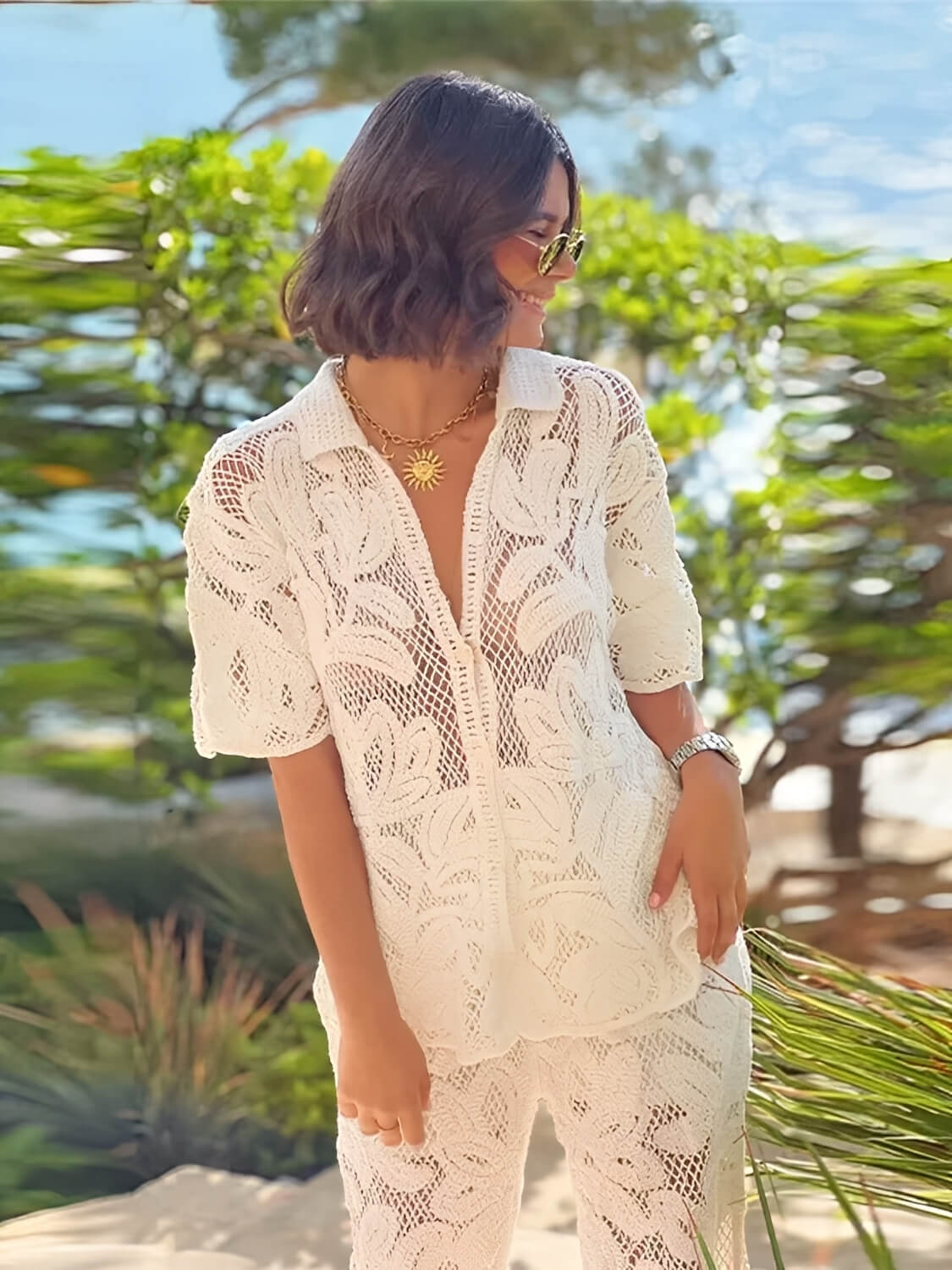 Conjunto em Crochê Floral Vazado com Camisa e Calça Flare – Yani