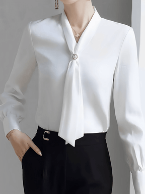 Camisa Feminina em Chiffon com Gola Lenço e Botão Perolado - Eulália