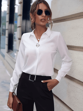 Camisa em Chiffon com Gola Lapela e Broche Perolado - Gladys [FRETE FULL]