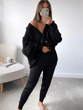Conjunto em Tricô com Cardigan Oversized Decote V e Calça Lápis – Liana