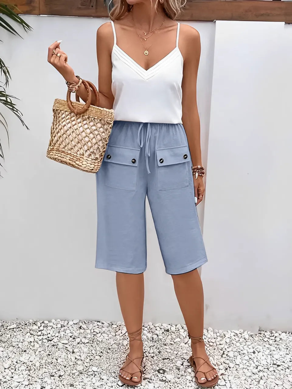 Bermuda Feminina com Bolsos Cargo e Cintura Elástica - Kylie [FRETE FULL]