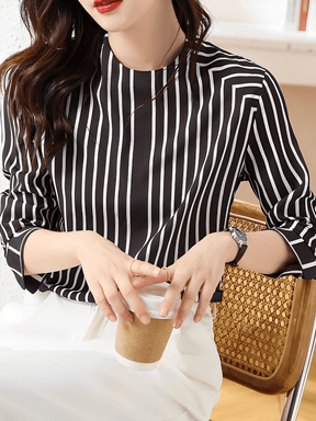 Camisa com Design Geométrico em Listras e Punhos com Botões - Leah