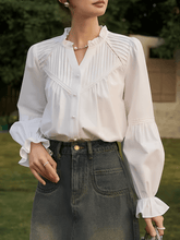Camisa em Algodão com Renda Plissada Manga Bufante e Botões – Isla