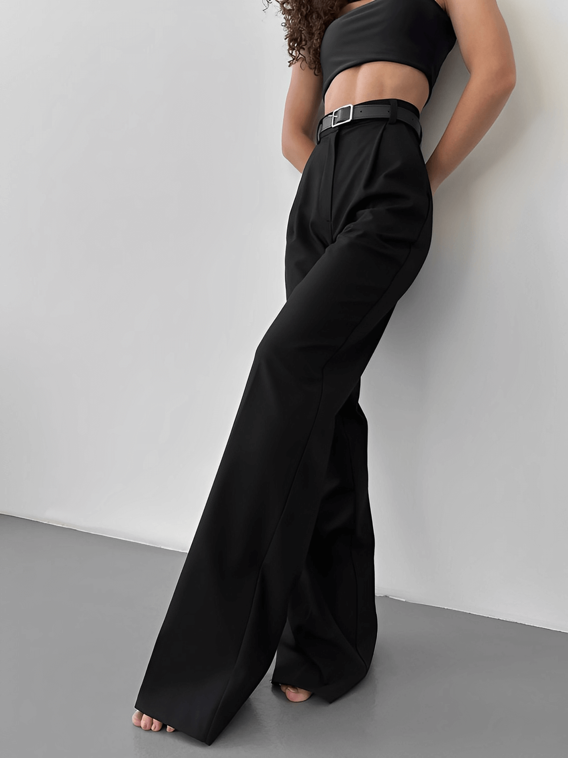 Calça Wide Leg em Alfaiataria Clássica com Cintura Alta e Bolsos – Kate