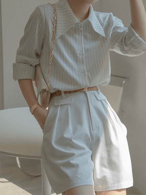 Camisa Vintage com Listras Finas Gola Ampla e Punhos Ajustados - Lucia [FRETE FULL]