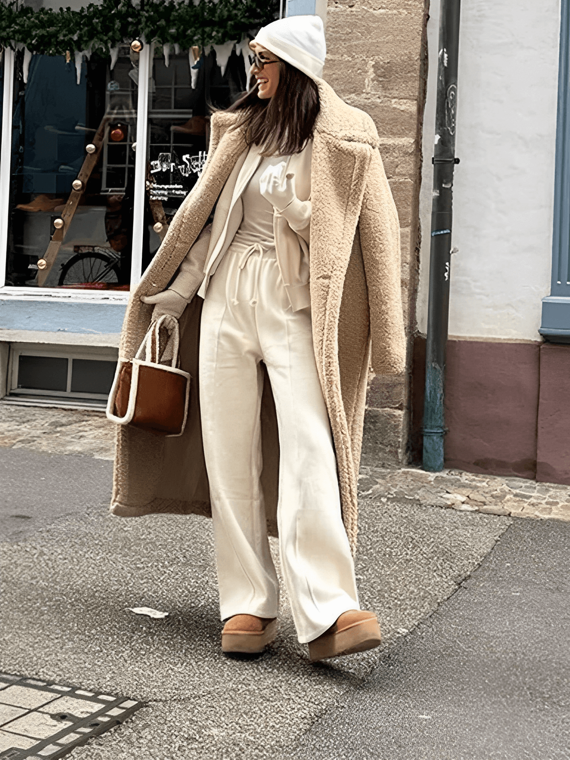 Sobretudo Longo Teddy em Lã com Cinto-Faixa e Fivelas – Jennie