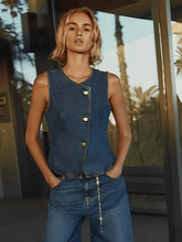Colete Jeans Ajustado com Fechamento Assimétrico em Botões – Rose