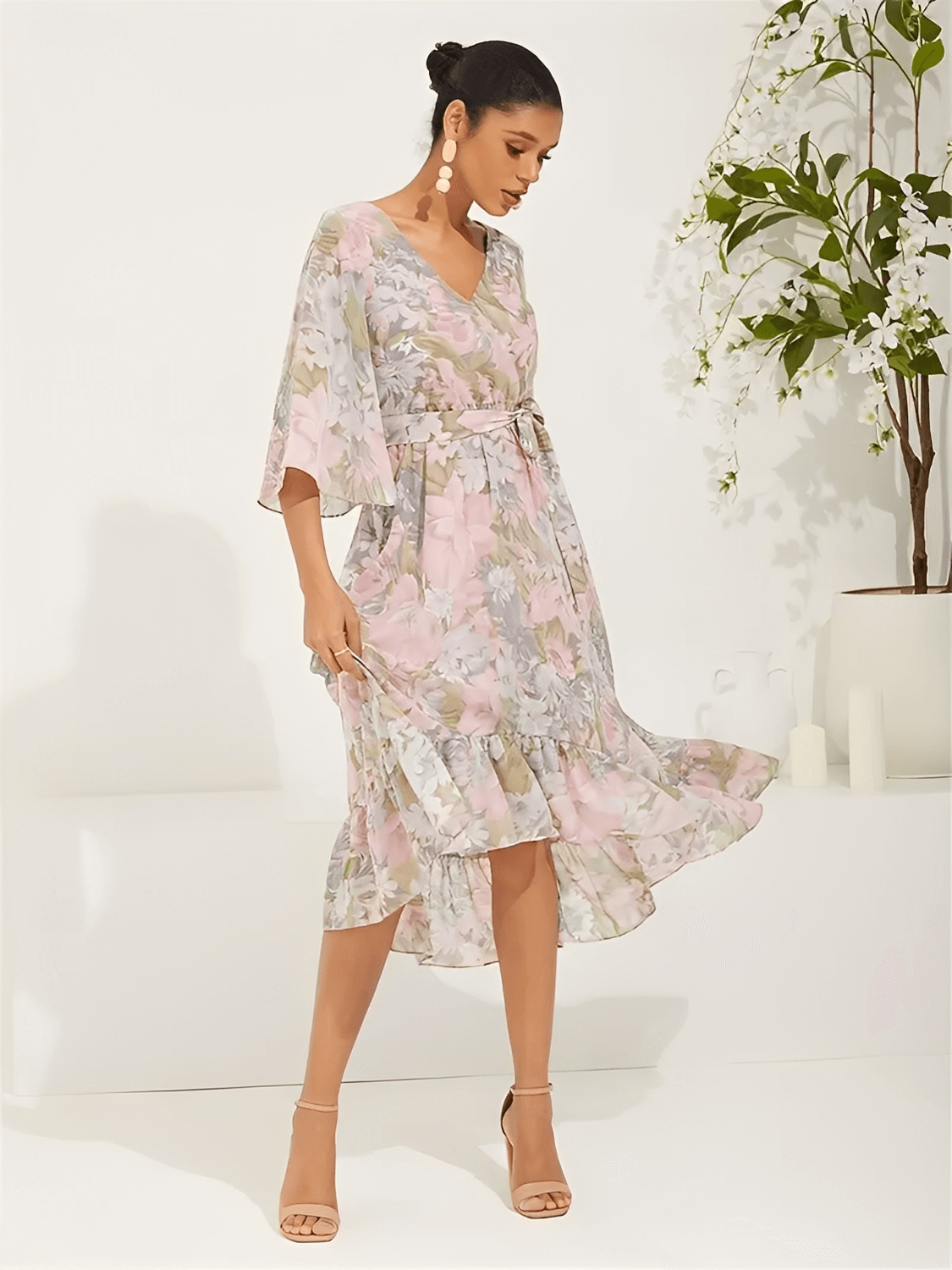 Vestido Midi Floral em Chiffon Evasê Assimétrico de Mangas Sino – Alexia [FRETE FULL]
