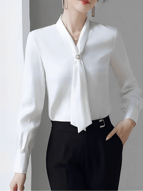 Camisa Feminina em Chiffon com Gola Lenço e Botão Perolado - Eulália