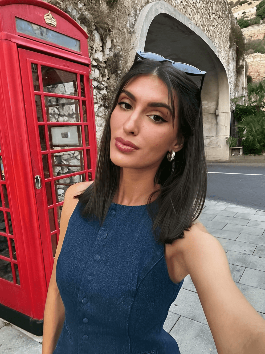 Colete Jeans Acinturado com Botões Frontais e Toque Retrô – Larissa
