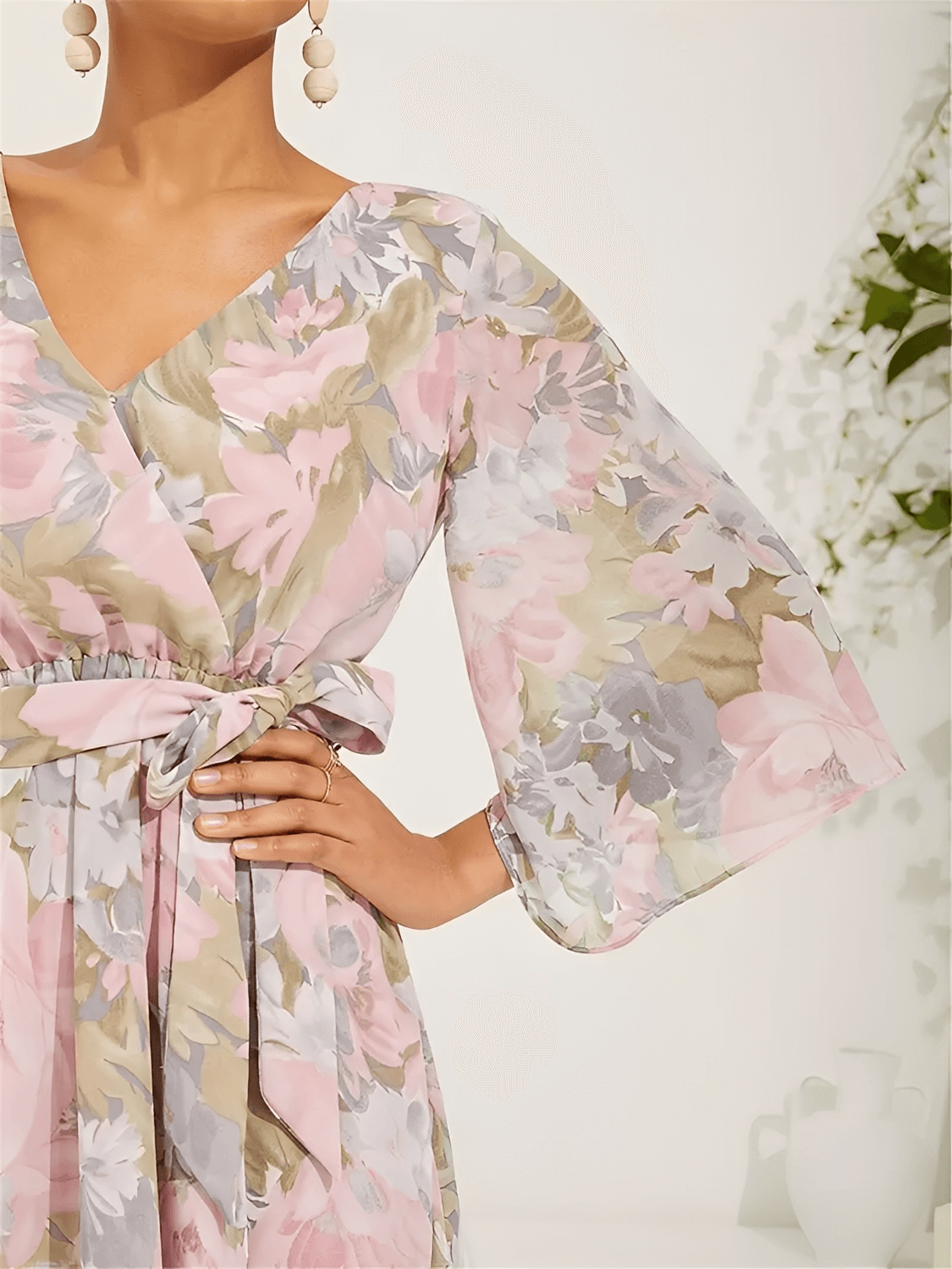 Vestido Midi Floral em Chiffon Evasê Assimétrico de Mangas Sino – Alexia [FRETE FULL]