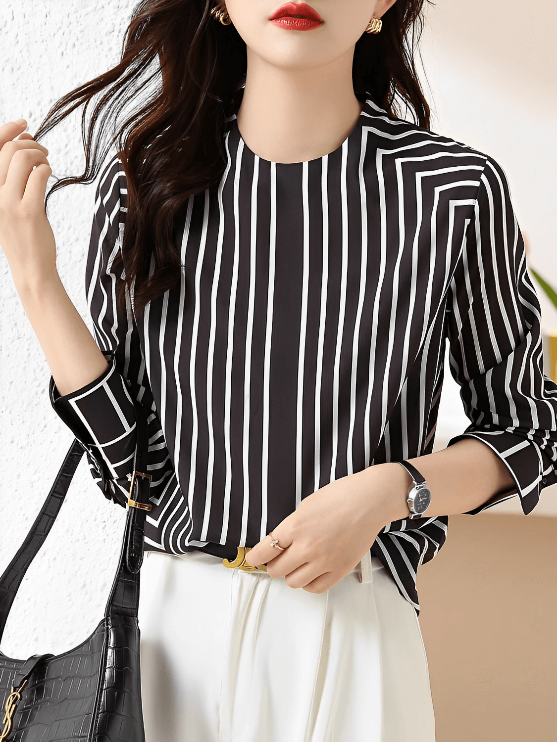 Camisa com Design Geométrico em Listras e Punhos com Botões - Leah