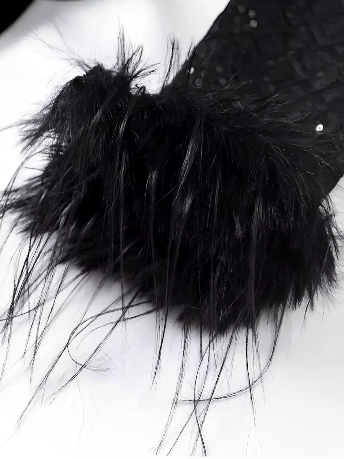 Macacão de Renda com Lantejoulas Plumas e Calça Flare de Veludo - Noir