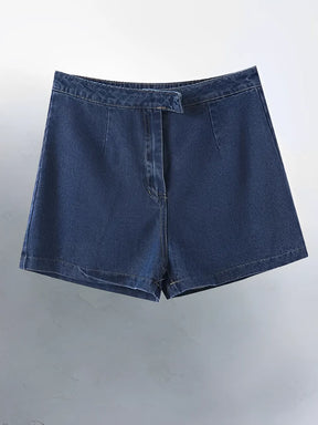 Conjunto Jeans com Colete de Botões e Short de Cintura Alta - Raiza
