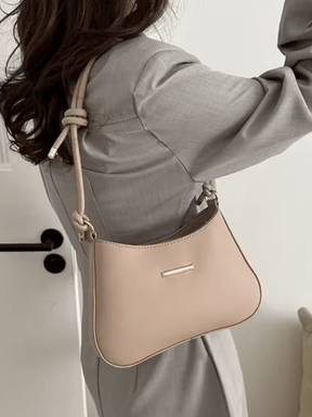 Bolsa Baguete Tiracolo em Couro PU e Alça Ajustável com Nó - Kaylee