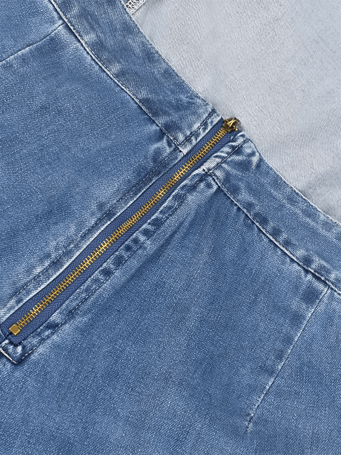 Macacão Jeans com Ombros de Babados Amarração e Decote nas Costas - Poliana