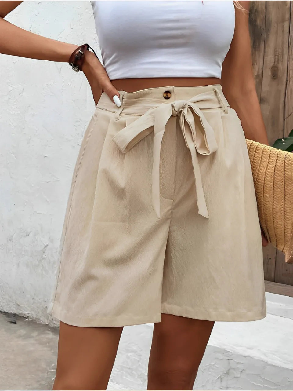 Bermuda Feminina Cintura Alta com Cinto Ajustável e Bolsos – Valentina