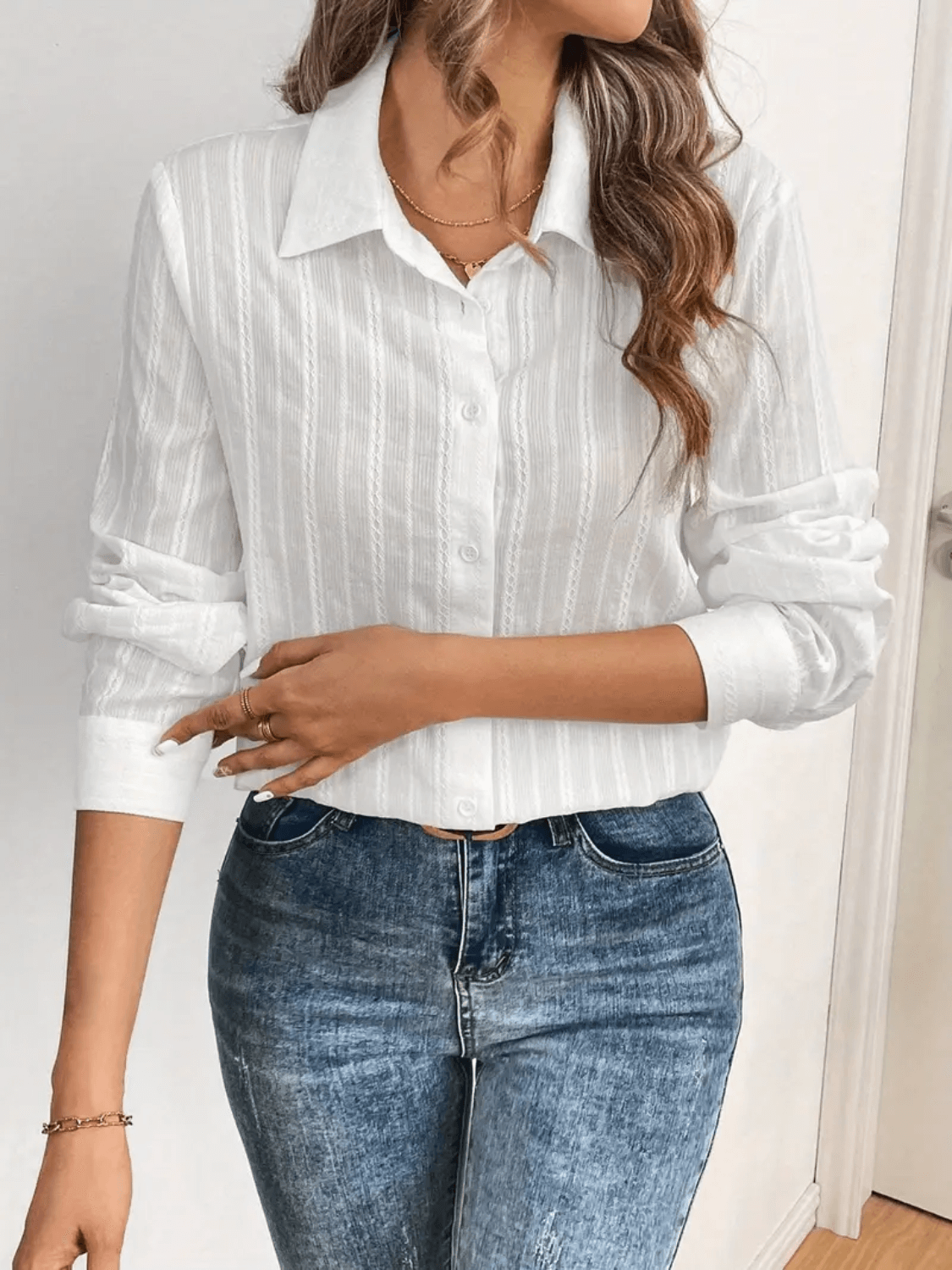 Camisa Texturizada com Listras Verticais e Punhos Estruturados - Karina