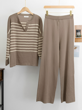 Conjunto em Tricô com Suéter Oversized Listrado e Calça Wide Leg - Caroline