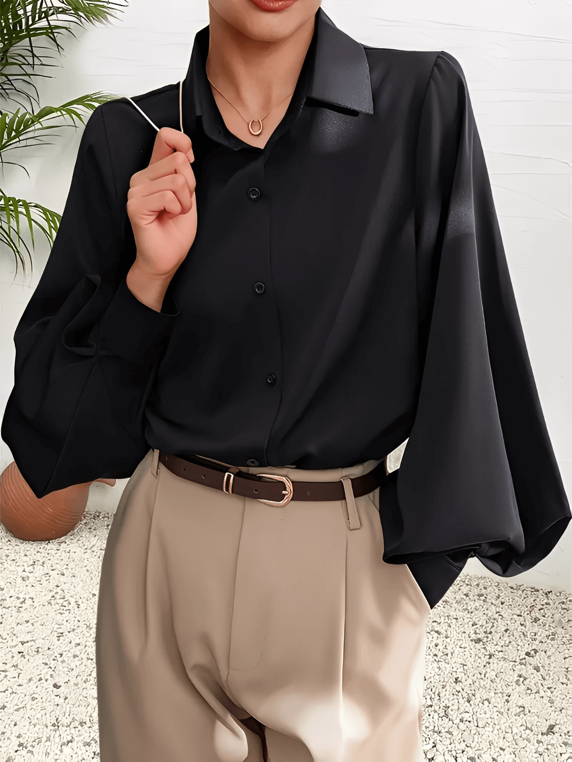 Camisa em Tecido Estruturado com Manga Lanterna e Gola Lapela – Scarllet