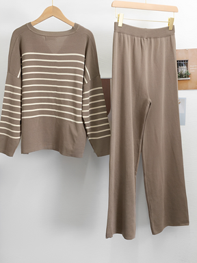 Conjunto em Tricô com Suéter Oversized Listrado e Calça Wide Leg - Caroline