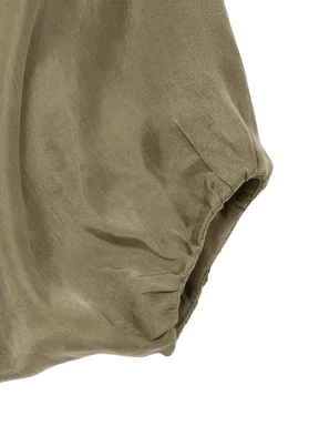Camisa Acetinada Oversized com Manga Bufante e Zíper Frontal – Milene