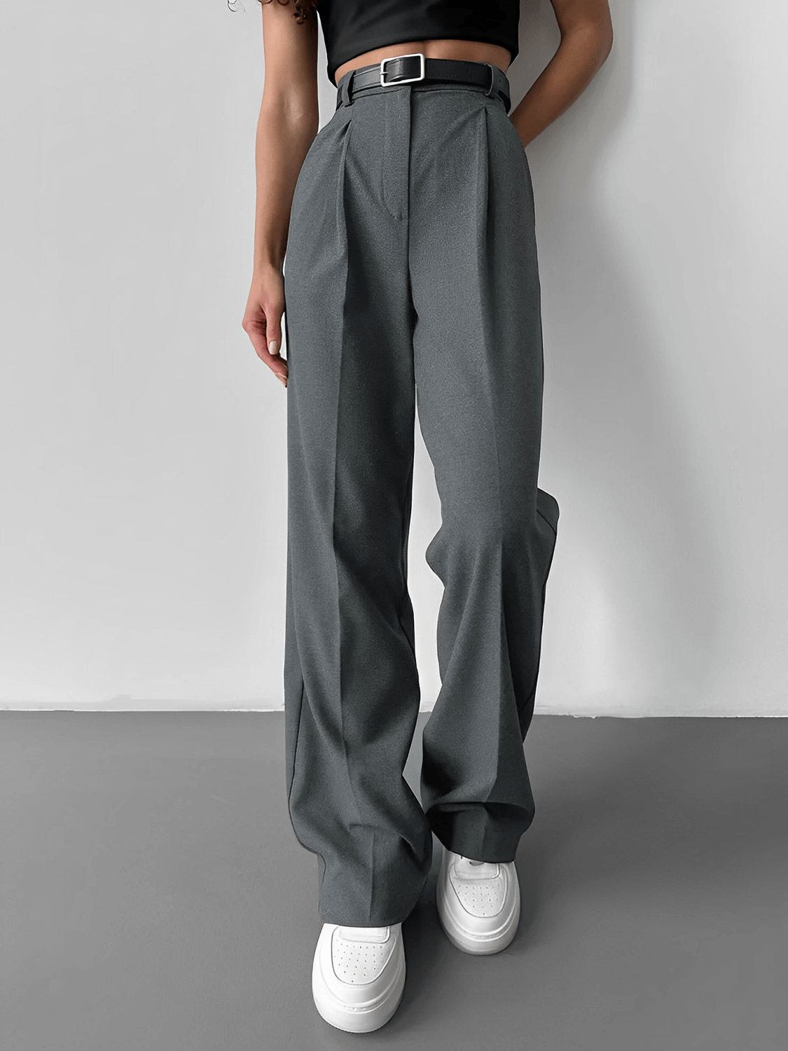 Calça Wide Leg em Alfaiataria Clássica com Cintura Alta e Bolsos – Kate