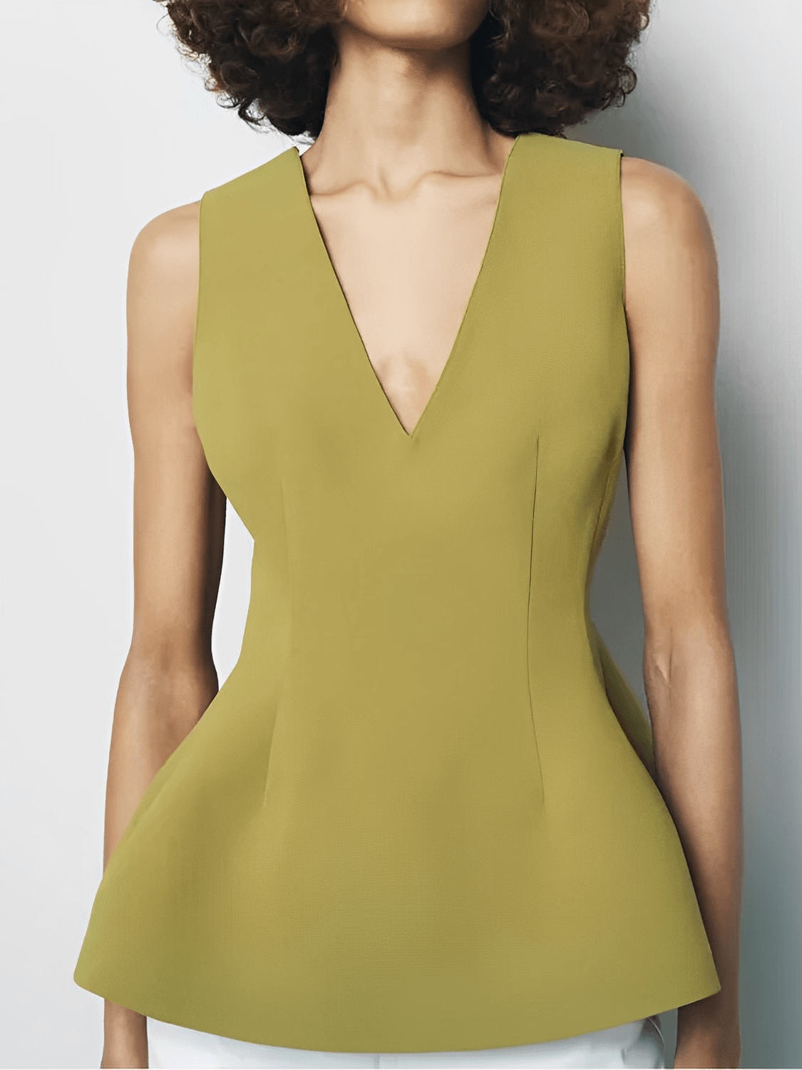 Blusa Peplum Acinturada com Decote V e Zíper nas Costas – Marisa