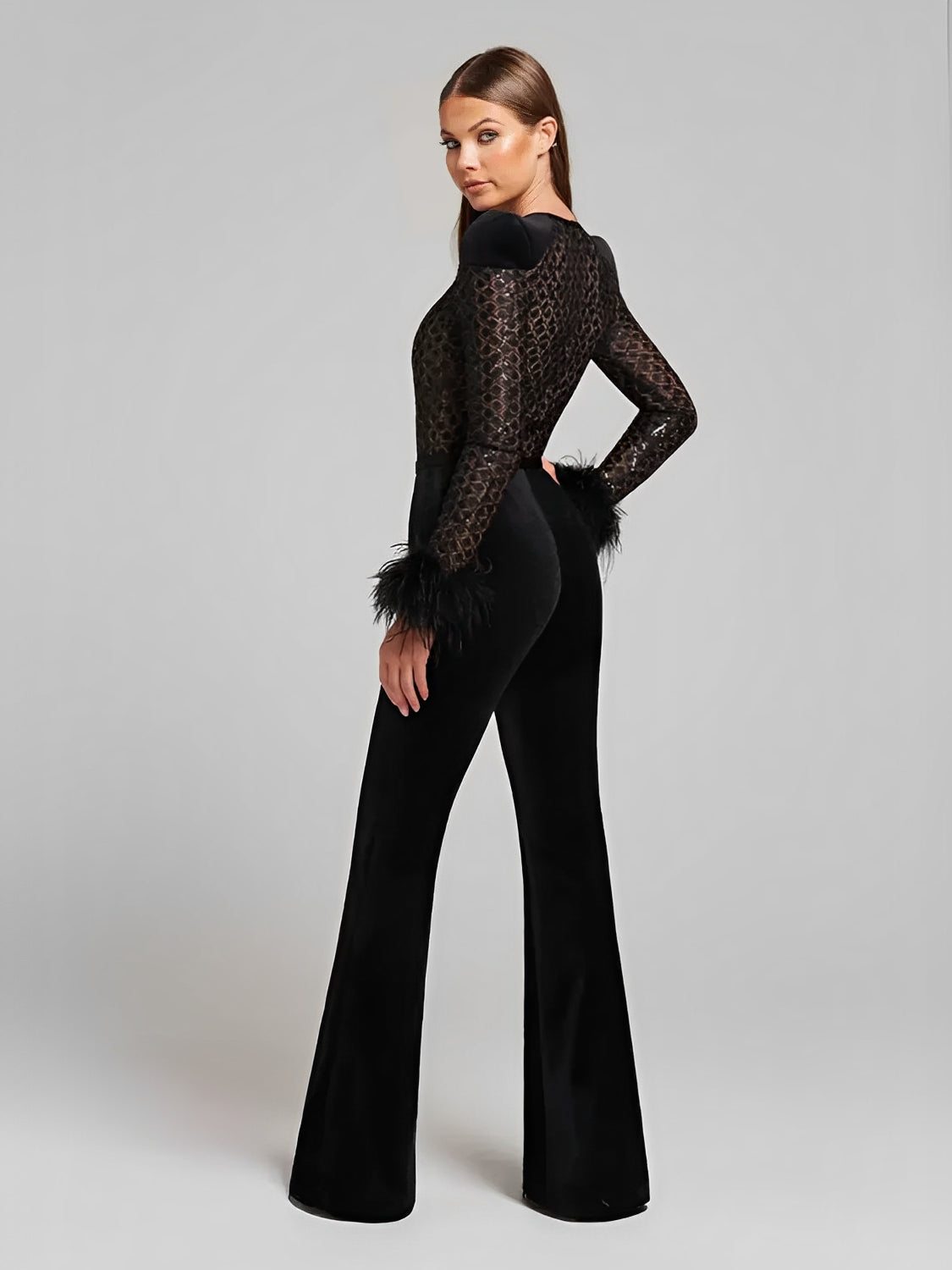 Macacão de Renda com Lantejoulas Plumas e Calça Flare de Veludo - Noir [FRETE FULL]