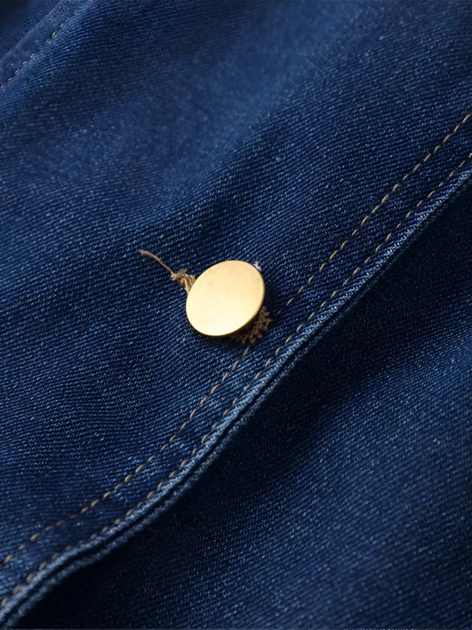 Conjunto Jeans com Colete de Botões e Short de Cintura Alta - Raiza