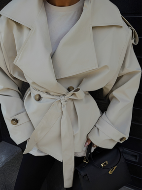 Casaco Trench Oversized com Faixa Ajustável e Lapelas Assimétricas - Jenie