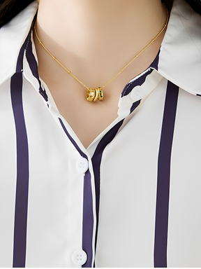 Camisa Listrada Acetinada com Gola Polo e Botões - Cinthia