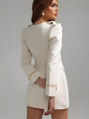 Vestido Curto em Tweed Estruturado Modelagem Evasê com Botões Dourados - Antonela