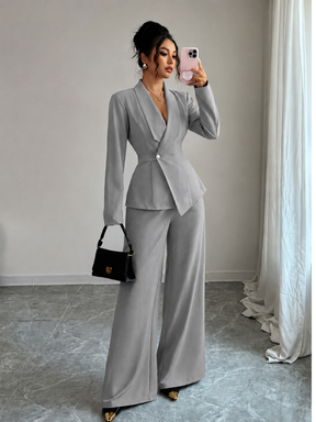 Conjunto Alfaiataria com Blazer Peplum Acinturado e Calça Pantalona - Loreta