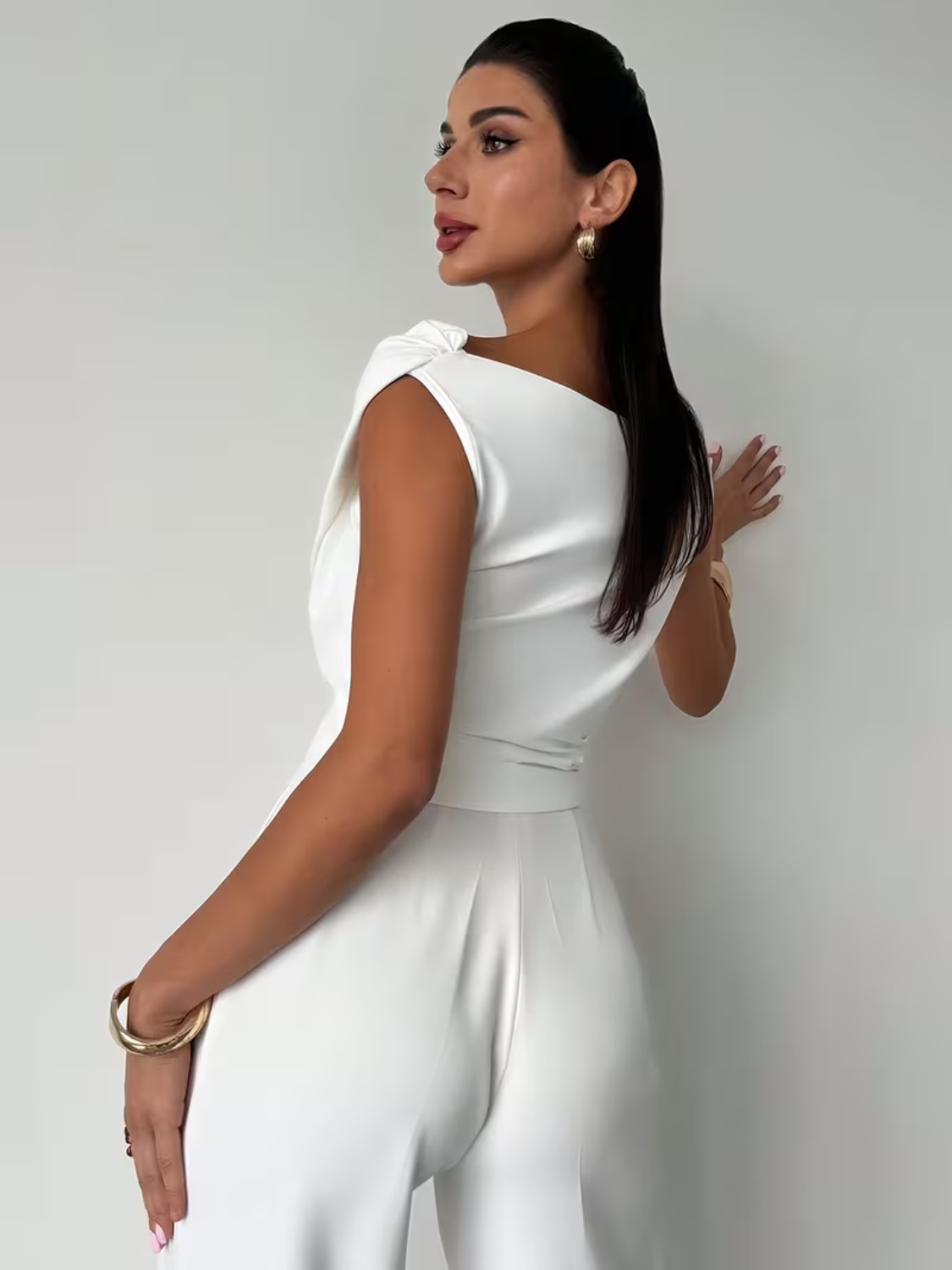 Blusa com Decote Ombo a Ombro Assimétrico e Drapeado Elegante - Emy [FRETE FULL]