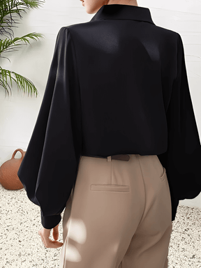 Camisa em Tecido Estruturado com Manga Lanterna e Gola Lapela – Scarllet