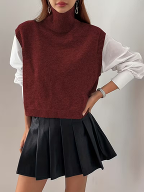 Colete em Tricô com Gola Alta Larga e Modelagem Cropped - Adria