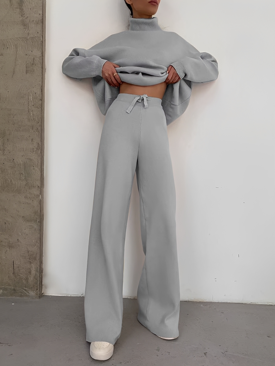 Conjunto em Tricô com Suéter Oversized de Gola Alta e Calça Pantalona -  Leona
