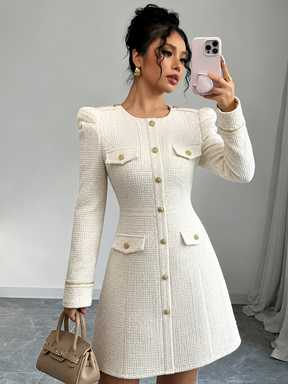 Vestido Curto em Tweed Estruturado Modelagem Evasê com Botões Dourados - Antonela