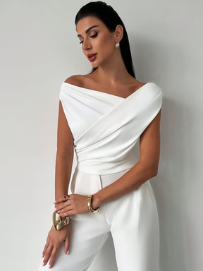 Blusa com Decote Ombo a Ombro Assimétrico e Drapeado Elegante - Emy