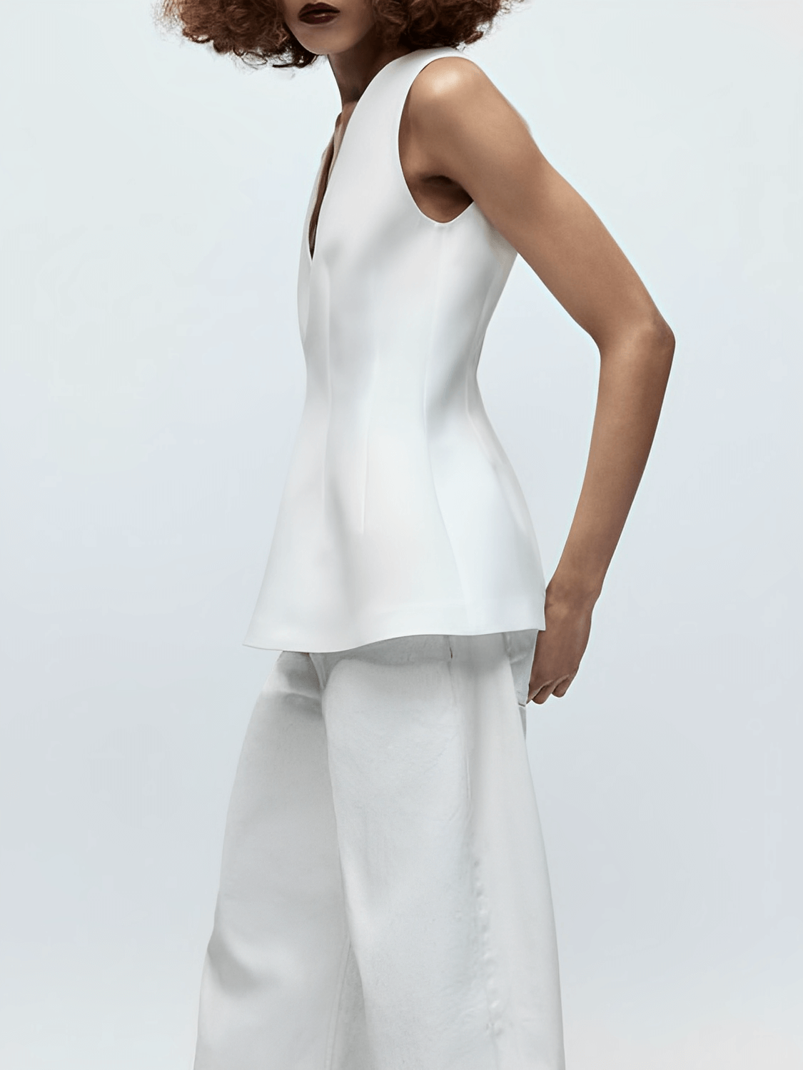 Blusa Peplum Acinturada com Decote V e Zíper nas Costas – Marisa