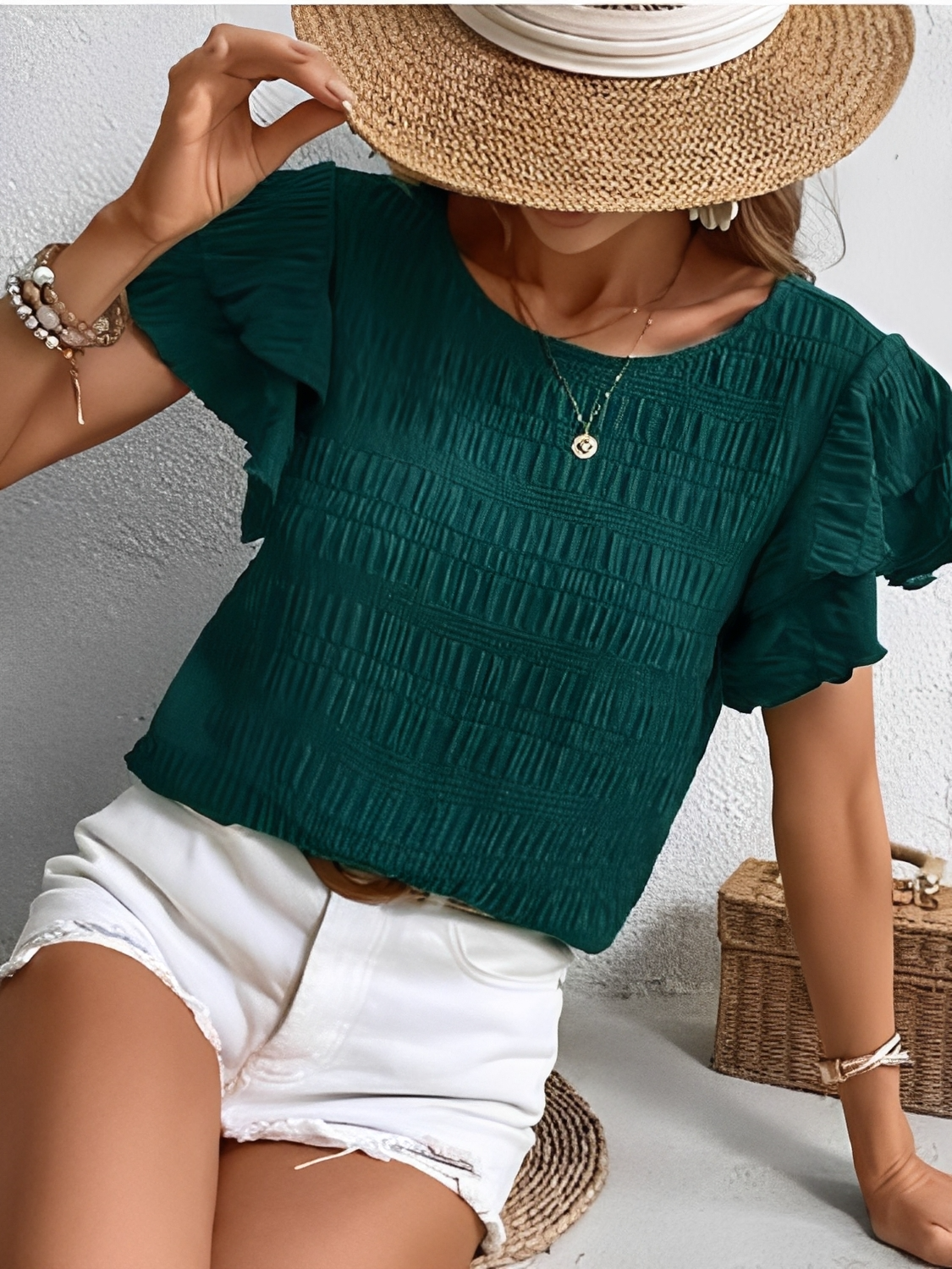 Blusa Texturizada com Babados nas Mangas e Gola Redonda – Sofia