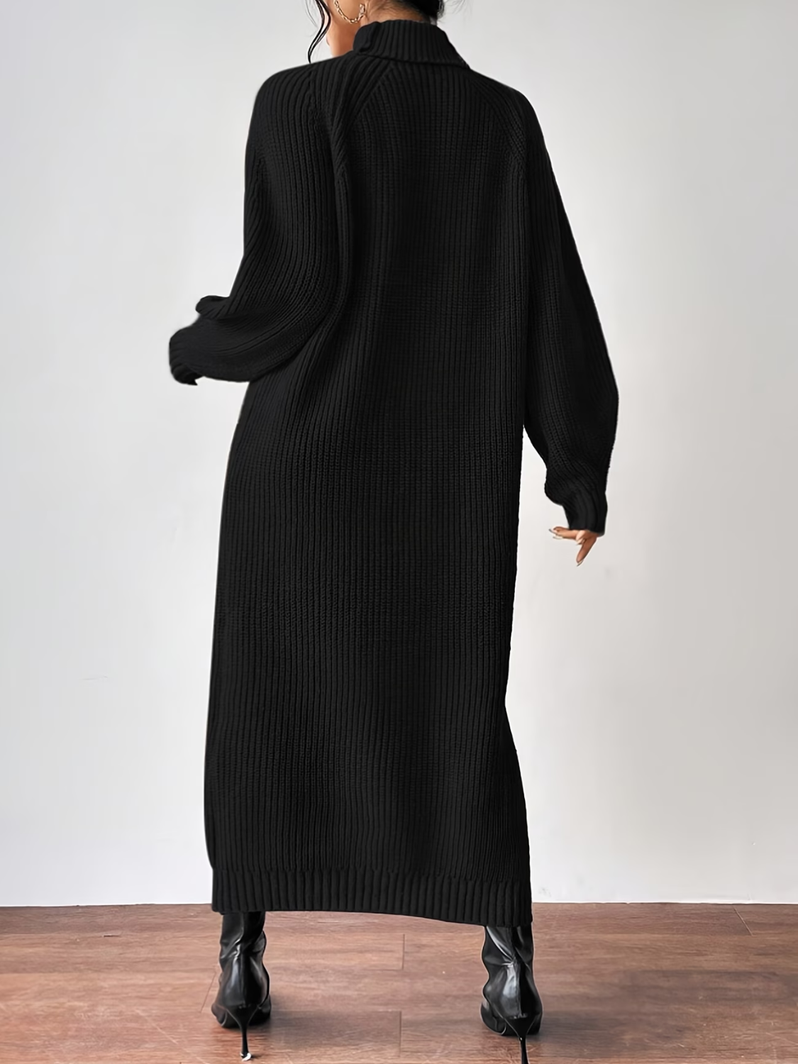 Vestido Suéter Midi em Tricô Canelado com Gola Alta e Mangas Longas - Julieta