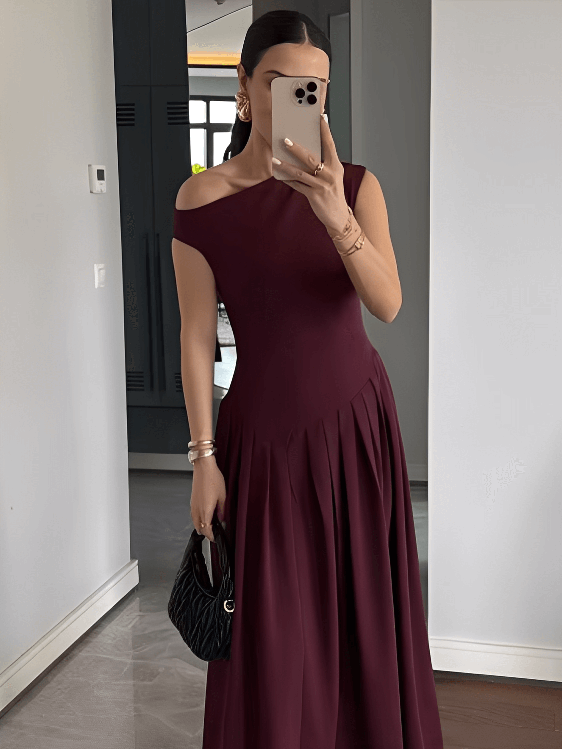 Vestido Maxi com Ombro Assimétrico e Saia Plissada Sofisticada – Luana [FRETE FULL]
