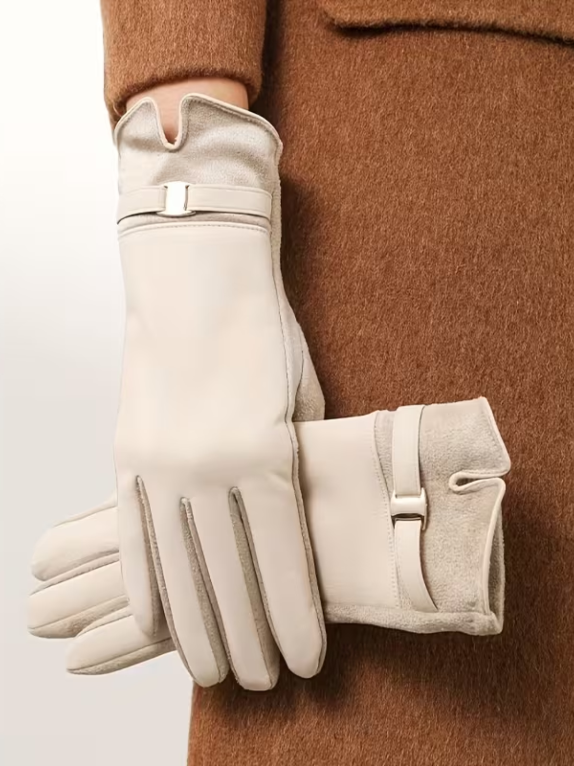 Luva Touch em Couro PU e Suede com Fivela Dourada Elegante - Kimberly