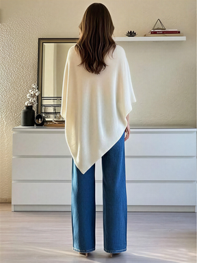 Poncho em Tricô com Barra Assimétrica e Gola Ampla Elegante – Tiana