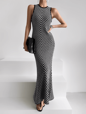 Vestido Midi em Tricô Leve com Listras Zigue-Zague Preto e Branco – Doralice [FRETE FULL]